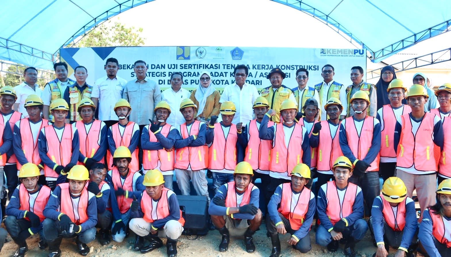 BJKW VI Makassar Bersama PUPR Kendari dan HIPMI Sultra Gelar Sertifikasi bagi 104 Tenaga Kerja Konstruksi
